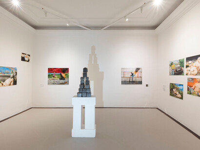 Various artists, Smoke and mirrors, exhibition view. Courtesy of the Bratislava City Gallery