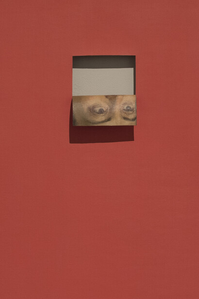 One strike, everything is scattered. Courtesy of Nogueras Blanchard