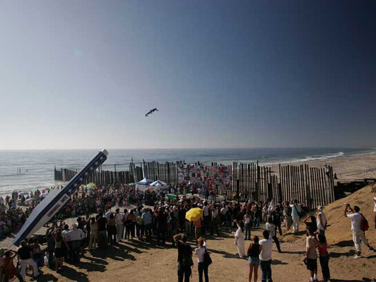 Javier Téllez , One Flew over the Void (Bala perdida), 2005, Digital color video, with sound, 11 min., 30 sec., edition 8/8. Solomon R. Guggenheim Museum, New York, Guggenheim UBS MAP Purchase Fund. Courtesy the artist and Galerie Peter Kilchmann, Zurich