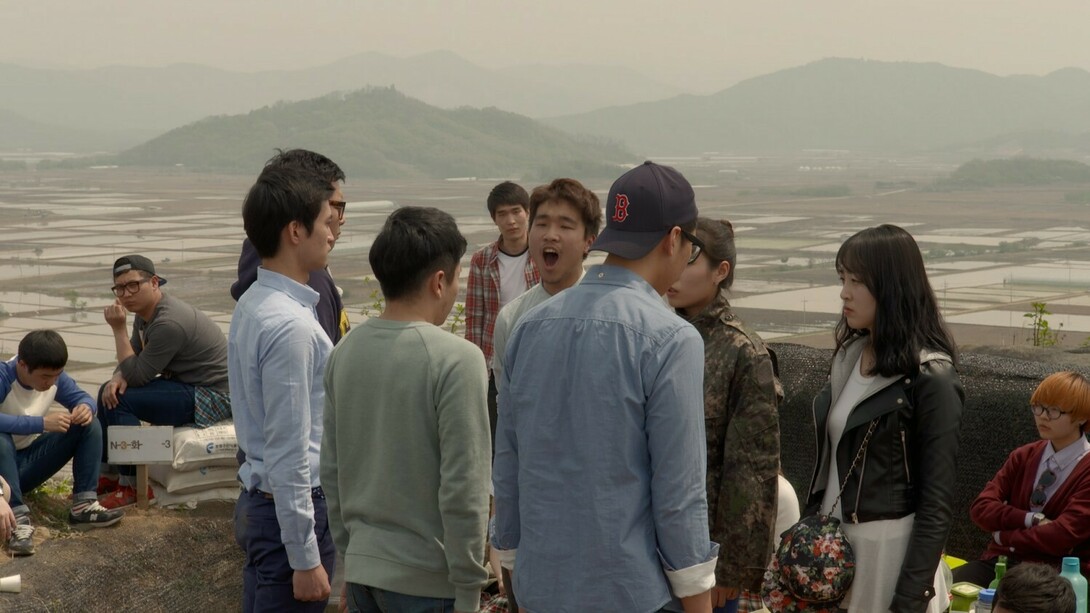 Aernout Mik. Courtesy of carlier | gebauer