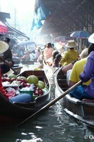 Floating market in Chao Praya River