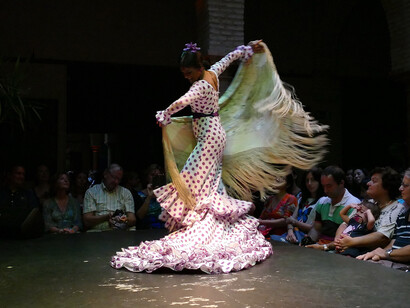 Ángel y musa vienen de fuera, porque el uno da luces y la otra da formas. Flamenco, Sevilla, España