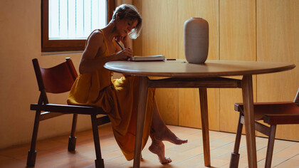 In a world full of shared experiences, she realises that the true beauty lies in the individual stories that emerge from each unique perspective