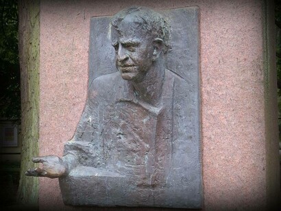 Monumento commemorativo Olof Palme, opera di Willy Gordon, a Malmö, Svezia