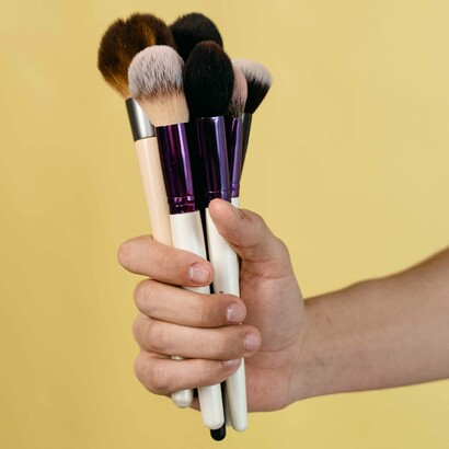 O uso de elementos antes considerados apenas do universo feminino rompem com um modelo fixo do que é apropriado para cada gênero