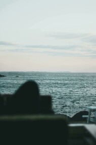 El slow living propone recuperar el tiempo y la presencia en un mundo dominado por la prisa, el ruido y la distracción constante
