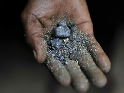 El coltán, mineral indispensable para la fabricación de móviles, ha provocado un desastre humanitario y ecológico en el Congo