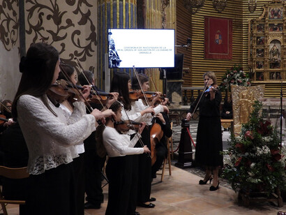Actuación del grupo de solistas de violín Aula Twinkle Suzuki de Orihuela. Foto Gaspar Poveda