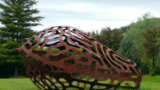 Vuoto di memoria (scultura di Gianpietro Carlesso). Simbolo della manifestazione.
