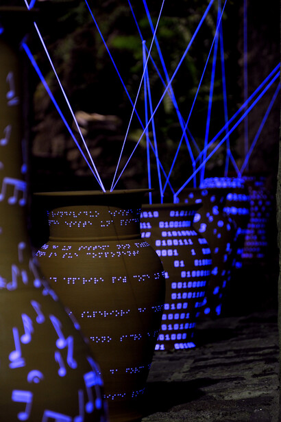 Santo Alessandro Badolato. Noosfera (3) -installazione site specific - terracotta, carta, cotone, luce wood - dimensioni ambientali, 2013