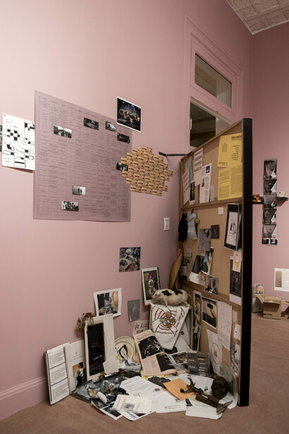 Rosa Chancho, Huir del mundo, vista de exhibición. Cortesía de la Galería Nora Fisch