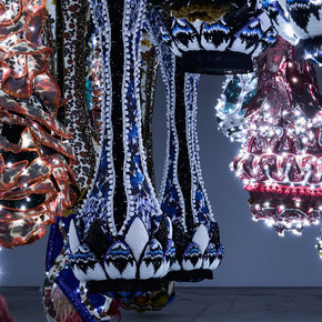 Joana Vasconcelos, The enchanted forest, exhibition view. Courtesy of Galerie La Patinoire Royale Bach