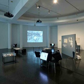 Varios artistas, Contrainformación: video-nou / Servei de vídeo comunitari, vista de exhibición. Cortesía de Museu d’Art Contemporani de Barcelona (MACBA)