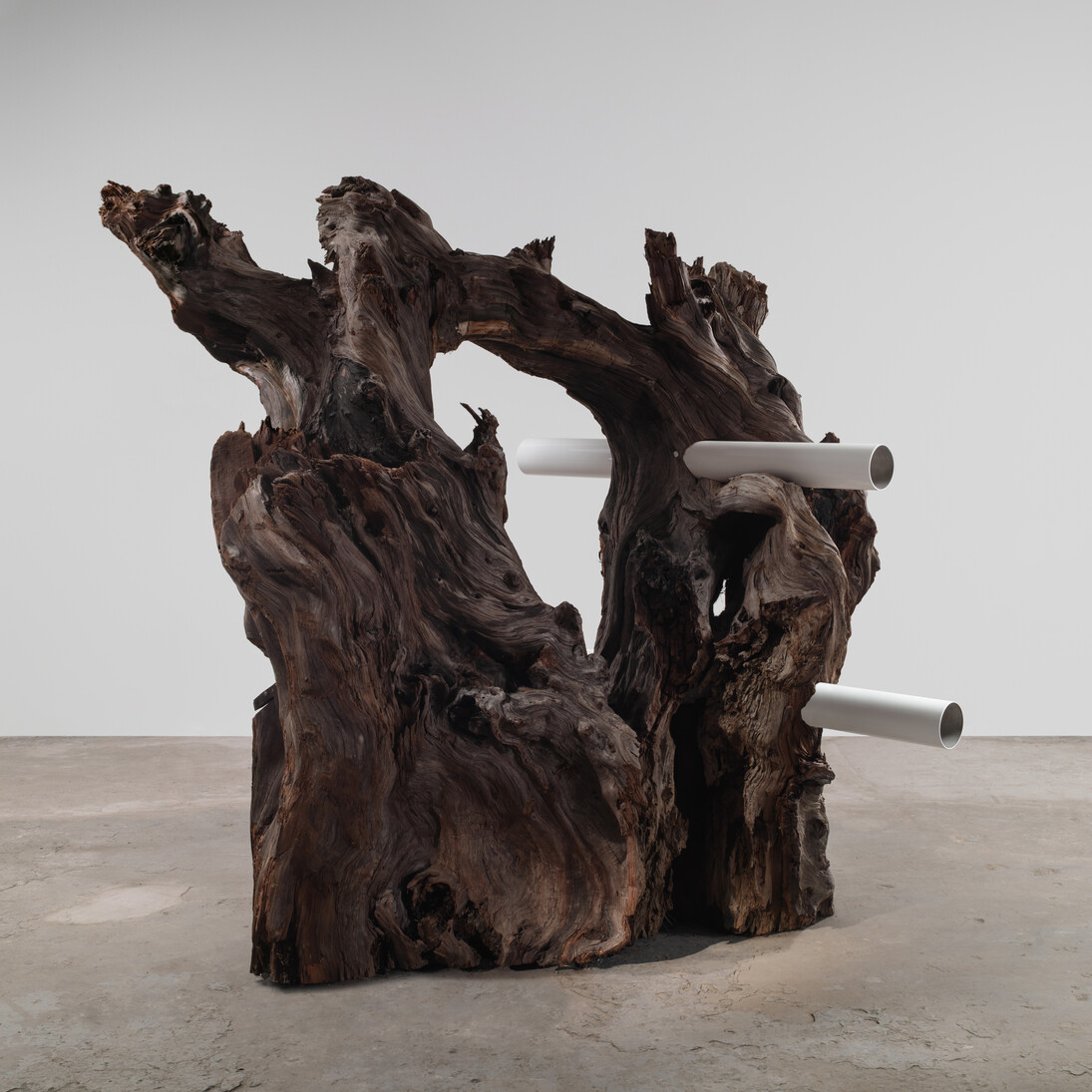 Carol Bove, Circles, 2015, Redwood and steel, 79 x 86 x 36 inches (200.7 x 218.4 x 91.4 cm). Courtesy David Zwirner, New York/London