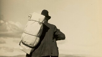 «Así es mi vida, piedra, como tú...», León Felipe 