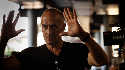 Stefano Sollima, regista e sceneggiatore italiano. "Adagio" (2023), l’ultimo atto di Sollima della trilogia delittuosa romana inaugurata con "Romanzo criminale" e "Suburra", è capace di infondere bellezza decadente anche al terrore più inenarrabile. ©Emanuela Scarpa