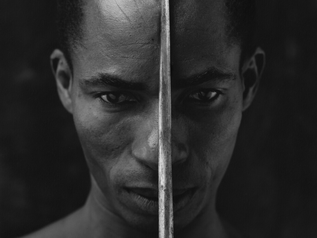 Eduardo with dagger, 1990, silver print, cm 100x100 