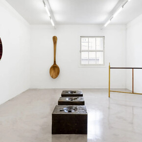 José Bento, Mão amiga, vista da exposição. Cortesia de A Gentil Carioca