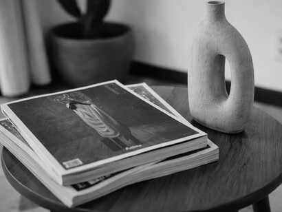 É um clichê dizer que a família é a célula-mãe da sociedade, mas ela assume referências; todos os modelos de família educam e formam em um processo de mediação cultural. E não são apenas os mais idosos que ensinam: muitos jovens também dispõem de conhecimentos para partilhar