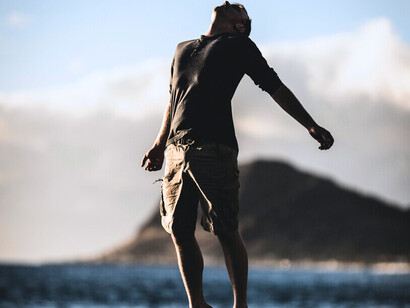 L’alignement précède le résultat : quand le corps cesse de percevoir le succès comme une menace, l’expansion devient naturelle