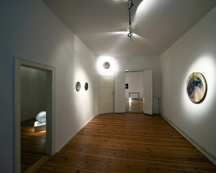 Tra un'alba e un tramonto c'è un'eclisse. Courtesy of Mazzoli