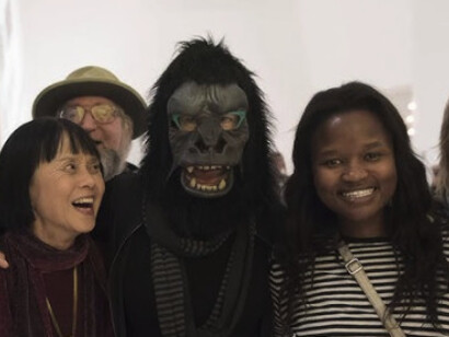 La lucha feminista, que ya había tomado fuerza en otros países desde los años sesenta, comenzó a resonar con fuerza en España: se generaron espacios para la denuncia y el arte se convirtió en una de las herramientas más potentes de resistencia