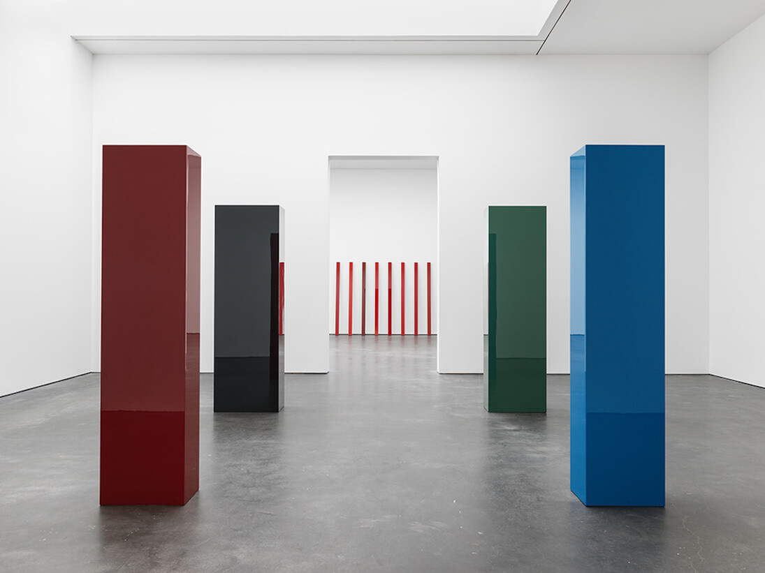 John McCracken, Exhibition view. Courtesy of David Zwirner