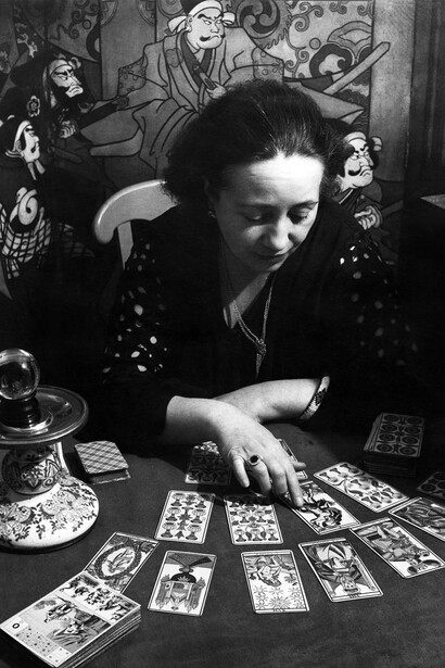 Brassaï, Les mains de la cartomancienne/The hands of the fortune teller (detail), 1933. Courtesy of Moderna Museet