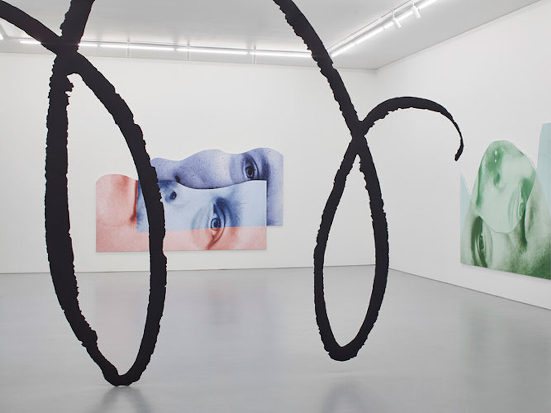 "Urs Fischer: Mind Moves", Installation view, Artworks © Urs Fischer, Photo by Johnna Arnold. Courtesy of Gagosian
