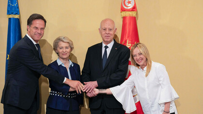 Tunisia-Ue, firmato il memorandum d'intesa: Rutte, von der Leyen, Saied e Meloni, a Tunisi, Tunisia