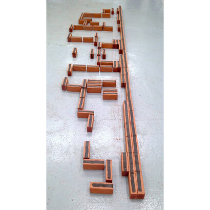 Pedro Calapez, broken line, 2014, India ink on brick, Dimensions variable