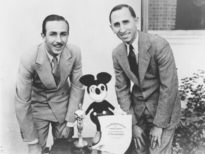 Walter y Roy Disney fundaron una de las empresas de entretenimiento y comunicación más populares de la historia, hoy llamada Walt Disney Company