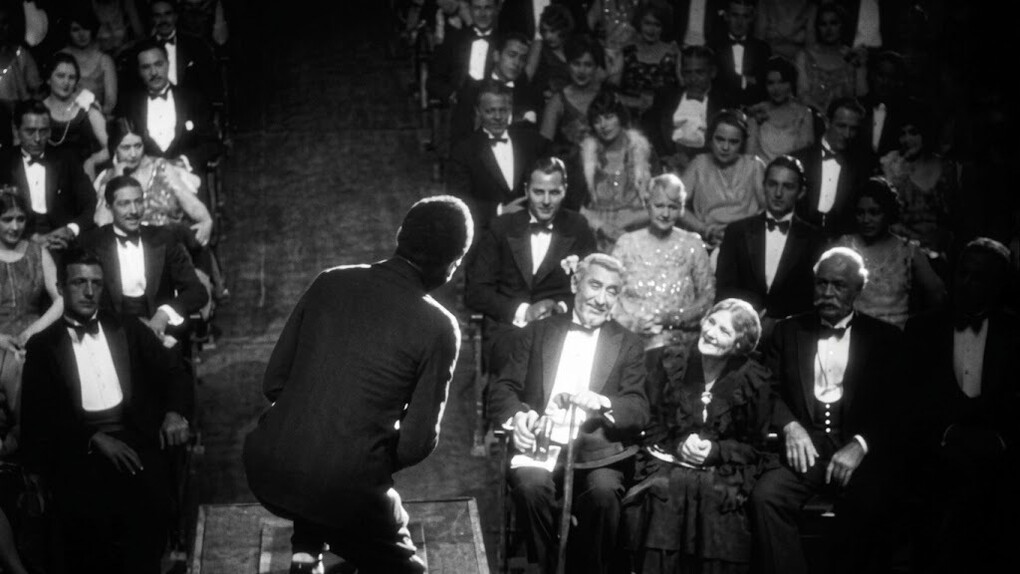 La primera película con sonido incorporado. El cantante de jazz (The Jazz Singer). Al Johnston interpretando a Jack Robin en el Winter Garden, de «El cantante de jazz». Estrenada el 6 de octubre de 1927 en Nueva York, EE.UU.