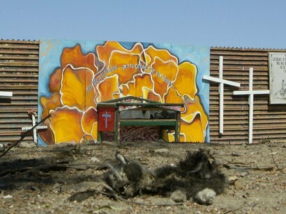 Altar a los migrantes muertos en la frontera Mexico-EE.UU.