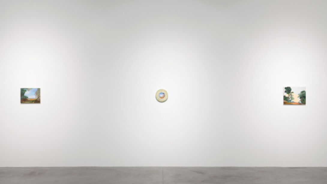 Karen Kilimnik, Exhibition view. Courtesy of Galerie Eva Presenhuber