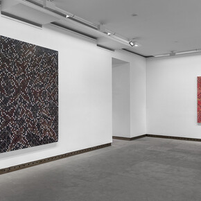 Ding Yi, Vues d'installation, Constellations, Galerie Karsten Greve Paris, 2025. Photo de Nicolas Brasseur