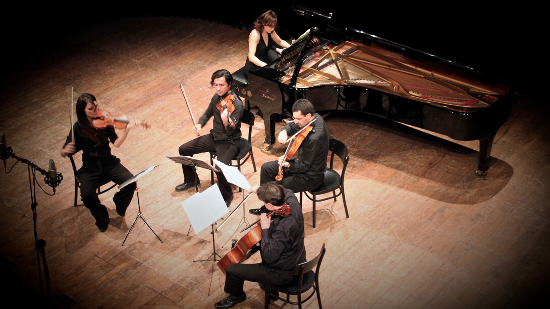 Il Quartetto Mirus in concerto con la pianista Maria Perrotta. La formazione ha collaborato, fra l’altro, con il Quartetto Belcea, il Quartetto Kuss, Mario Brunello, Tommaso Lonquich, Mauro Montalbetti, Cristina Zavalloni, Mikayel Hacknazaryan