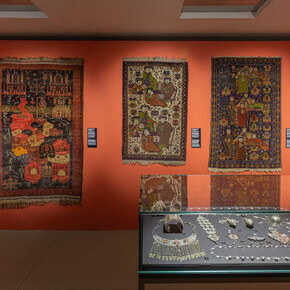 Afghanistan, rugs of peace and war, exhibition view. Courtesy of Museu Oscar Niemeyer