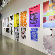 Verschiedene künstler, 100 beste plakate. Deutschland Österreich Schweiz, ausstellungsansicht. Mit freundlicher genehmigung von MAK