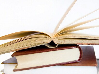 Todo se puede leer en los libros de historia: los EEUU mantienen 275 -doscientos setenta y cinco- bases militares...