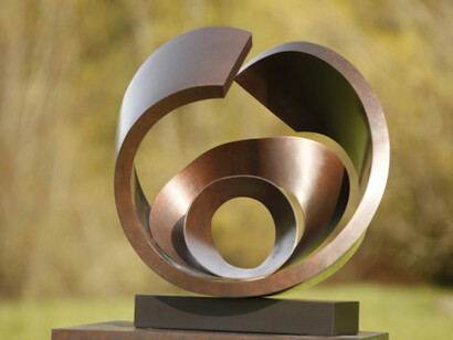 Henblas, bronze, 25 x 23.5 x 20 inches. Courtesy of Caldwell Snyder