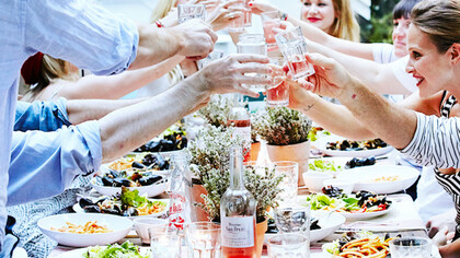 Dinner Party Andrew © Arthur via Domaine Home