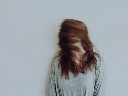 Portrait of a woman with covered facial traits. Being deceived, being deceived is frequent
