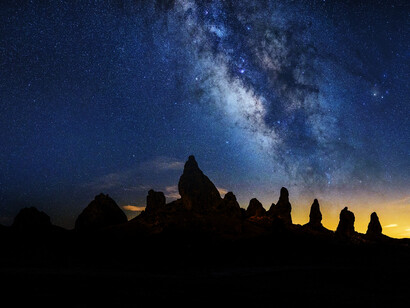 Cielo nocturno con la Vía Láctea
