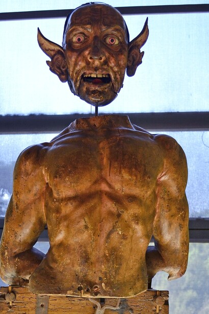 Automa con le fattezze di diavolo proveniente dalla wunderkammer di Manfredo Settala e ora esposto nel Museo dei mobili e delle sculture lignee, nel Castello Sforzesco di Milano