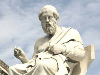 Platon était un philosophe grec, disciple de Socrate et maître d'Aristote
