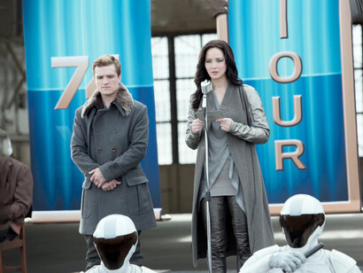 La espectacularización de eventos como la Met Gala, mientras se ignoran conflictos sociales o guerras, remite al aislamiento voluntario de las élites frente al dolor colectivo