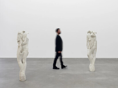 Juliana Cerqueira Leite, Outras simetrias, exhibition view. Courtesy of Casa Triângulo