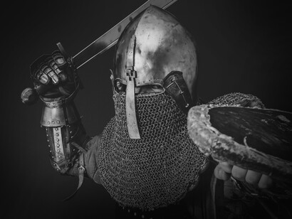 Caballero con armadura medieval