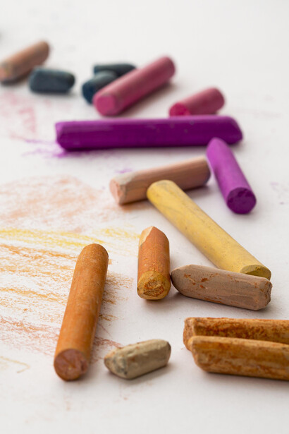 Los crayones son los instrumentos de una revolución creativa, donde lo lúdico se une con lo científico para rediseñar el mundo